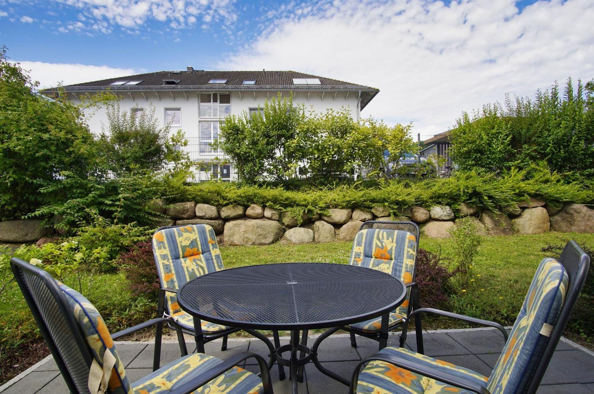 Terrasse, Gratis Nutzung Vom Ahoi Erlebnisbad Und Sauna In Sellin - Villa Antje Fewo 04 Goehren  Zewnętrze zdjęcie